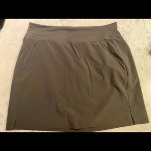Athlete Soho Skort in Mountain Olive